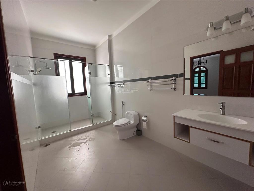 Cho thuê biệt thự mặt phố tô ngọc vân  tây hồ  hà nội