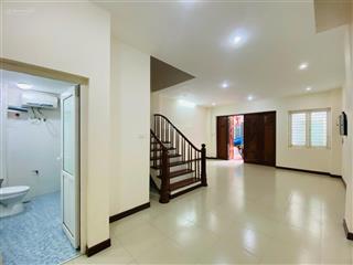 Cho thuê nhà 3 phòng ngủ khu phố quảng an, tây hồ hà nội 0981 222 ***