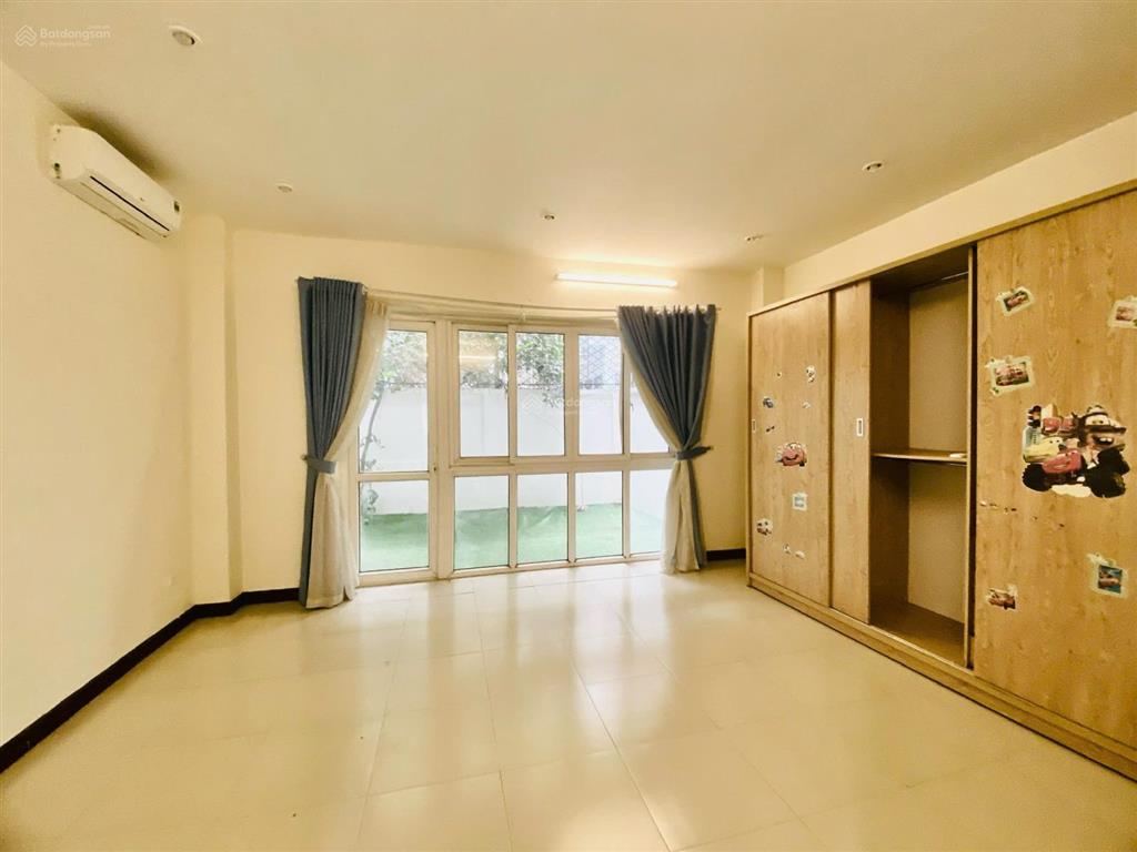 Cho thuê nhà 3 phòng ngủ khu phố quảng an, tây hồ hà nội 0981 222 ***