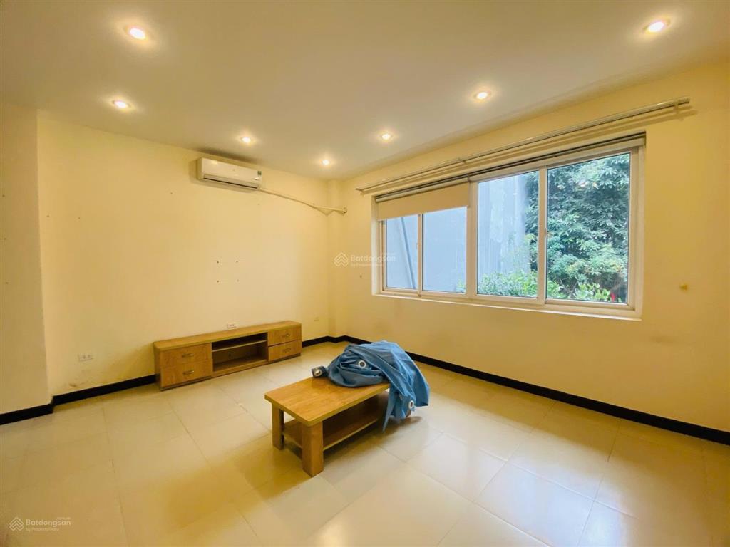 Cho thuê nhà 3 phòng ngủ khu phố quảng an, tây hồ hà nội 0981 222 ***