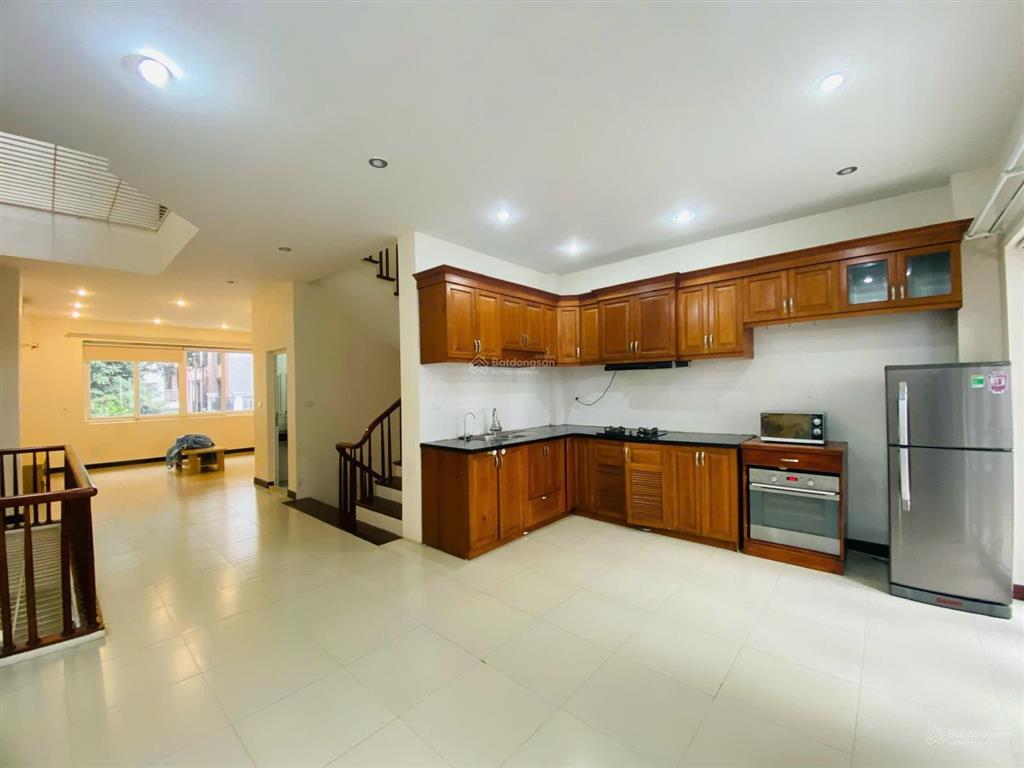 Cho thuê nhà 3 phòng ngủ khu phố quảng an, tây hồ hà nội 0981 222 ***