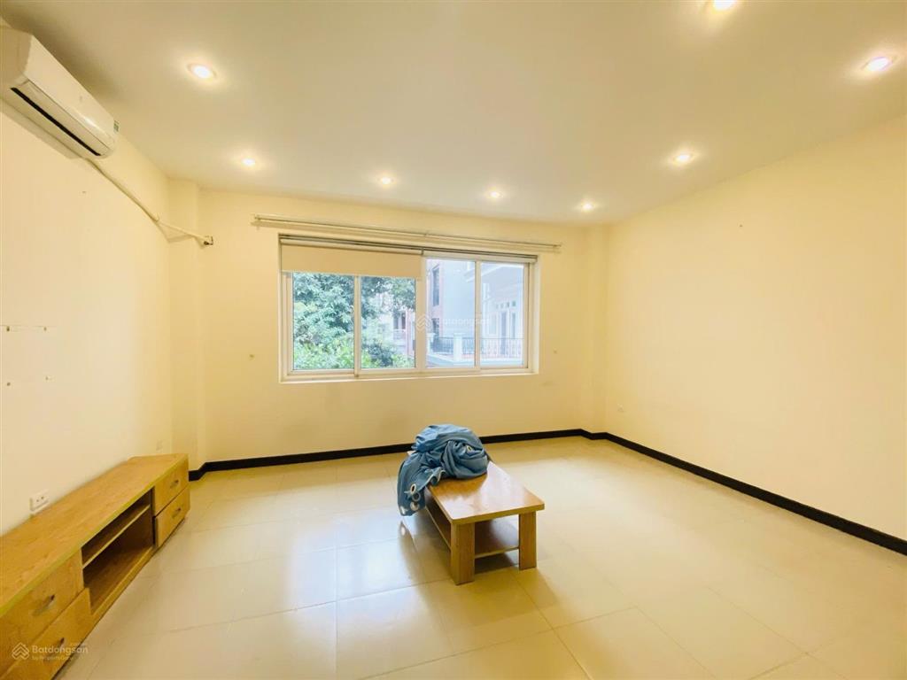 Cho thuê nhà 3 phòng ngủ khu phố quảng an, tây hồ hà nội 0981 222 ***