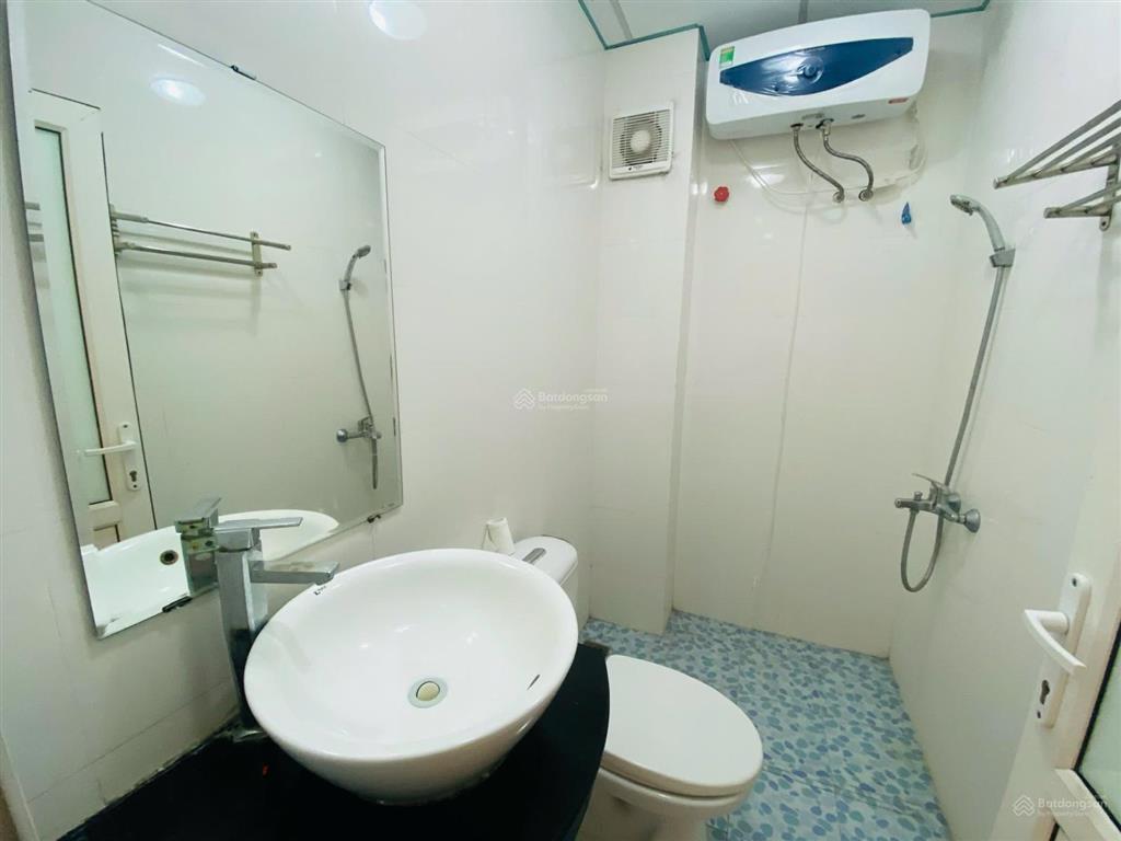 Cho thuê nhà 3 phòng ngủ khu phố quảng an, tây hồ hà nội 0981 222 ***