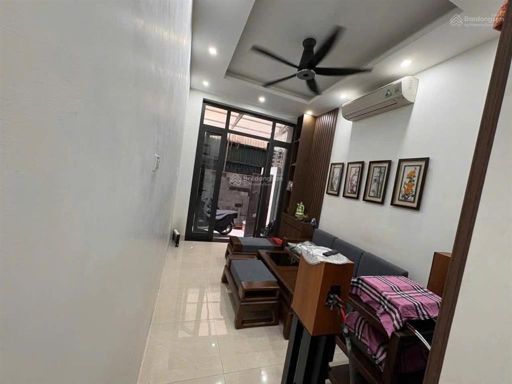 Cho thuê nhà 4 tầng nghi tàm, tây hồ, hà nội 0981 222 ***