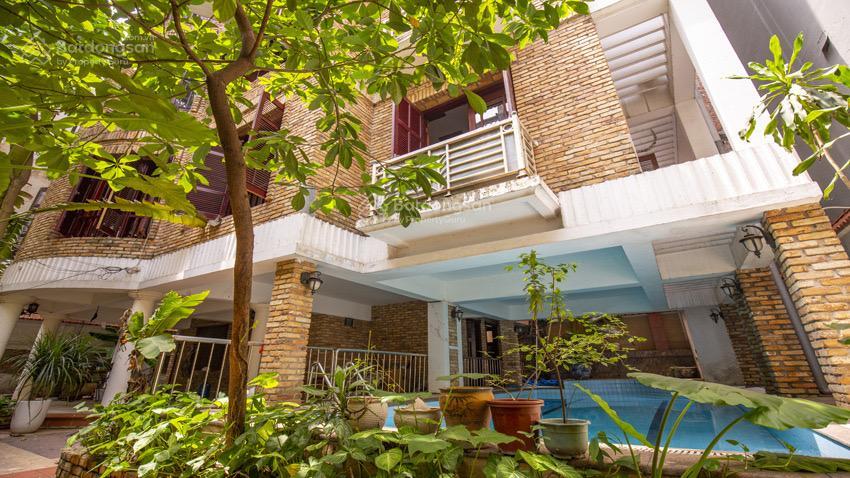 Cho thuê biệt thự 5 tầng sân vườn có hồ bơi xuân diệu, quảng an, tây hồ, hà nội