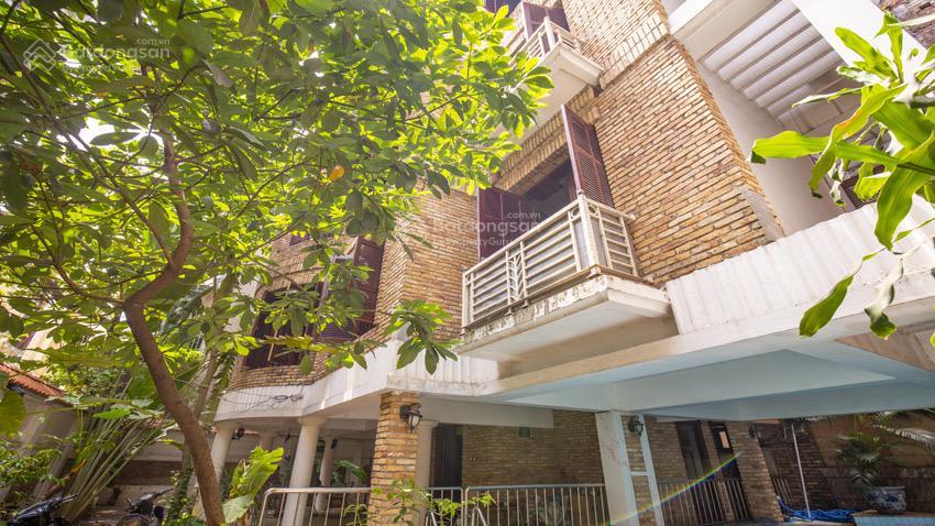 Cho thuê biệt thự 5 tầng sân vườn có hồ bơi xuân diệu, quảng an, tây hồ, hà nội