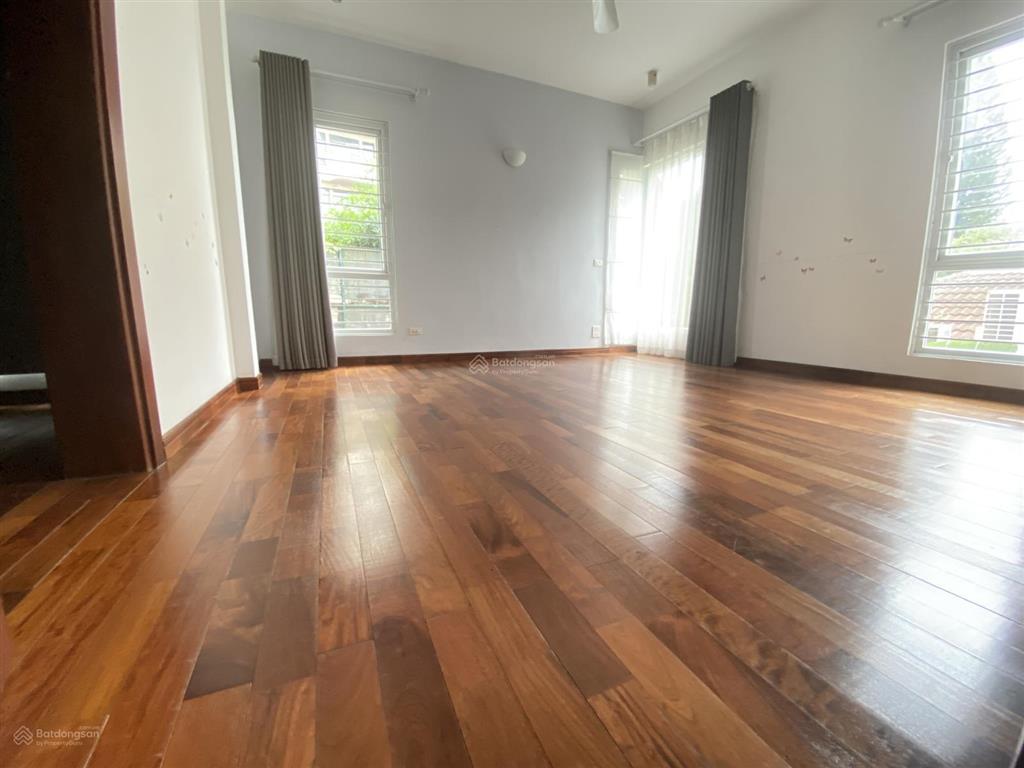 Cho thuê biệt thự có hồ bơi sân vườn đường tây hồ tô ngọc vân, tây hồ hà nội 0981 222 ***