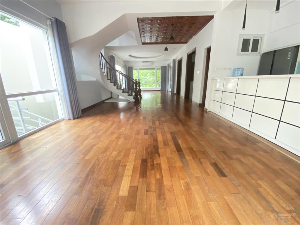 Cho thuê biệt thự có hồ bơi sân vườn đường tây hồ tô ngọc vân, tây hồ hà nội 0981 222 ***