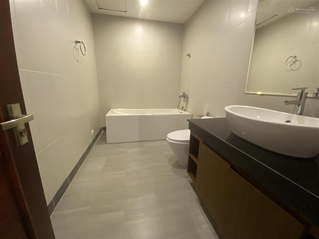 Cho thuê biệt thự có hồ bơi sân vườn đường tây hồ tô ngọc vân, tây hồ hà nội 0981 222 ***