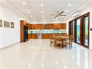 Cho thuê nhà 5 tầng xuân diệu, tây hồ hà nội 0981 222 ***