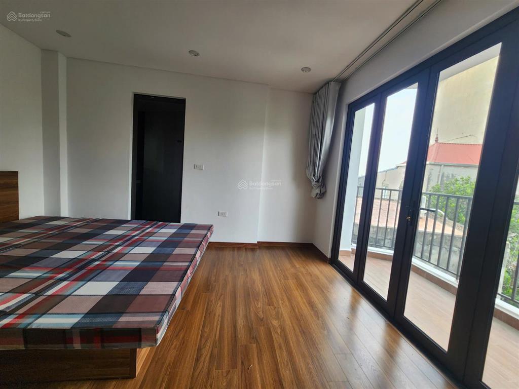 Cho thuê nhà 5 tầng có thang máy  an dương vương, tây hồ  hà nội 0981 222 ***
