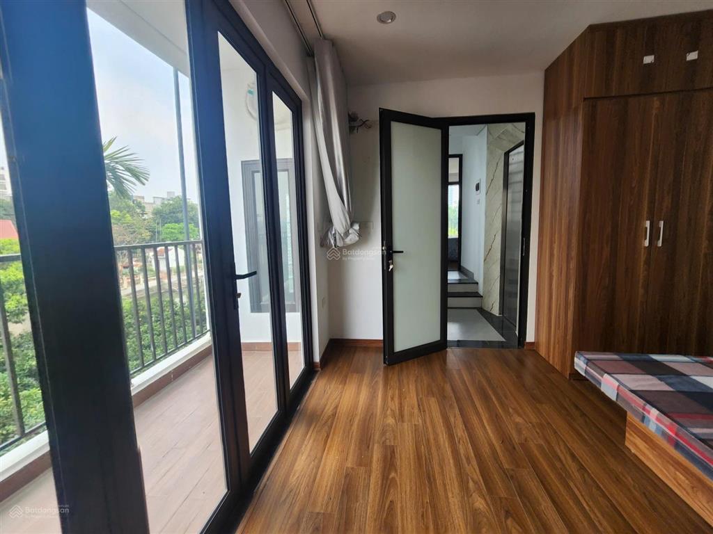 Cho thuê nhà 5 tầng có thang máy  an dương vương, tây hồ  hà nội 0981 222 ***