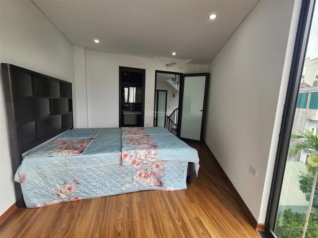 Cho thuê nhà 5 tầng có thang máy  an dương vương, tây hồ  hà nội 0981 222 ***