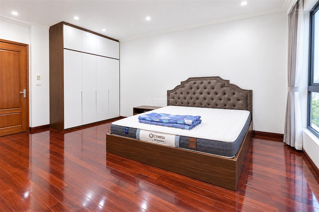 Cho thuê nhà riêng 5 tầng 6 phòng ngủ  khu âu cơ xuân diệu, tây hồ, hà nội 0981 222 ***
