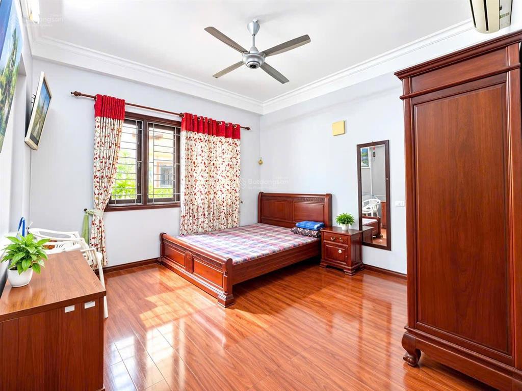 Cho thuê nhà riêng 5 tầng 6 phòng ngủ  khu âu cơ xuân diệu, tây hồ, hà nội 0981 222 ***