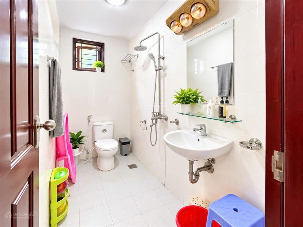 Cho thuê nhà riêng 5 tầng 6 phòng ngủ  khu âu cơ xuân diệu, tây hồ, hà nội 0981 222 ***