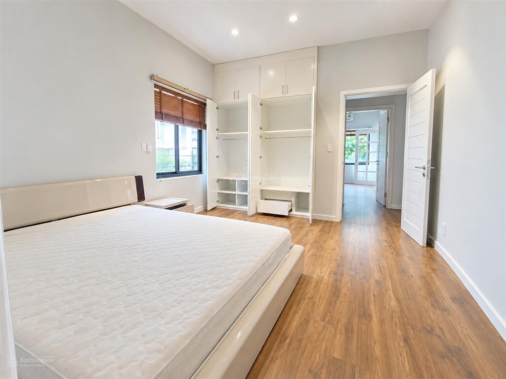Cho thuê biệt thự 4,5 tầngkhu phố quảng an  tô ngọc vân, tây hồ, hà nội 0981 222 ***