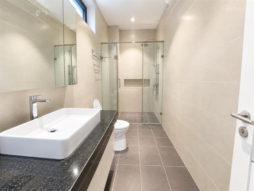 Cho thuê biệt thự 4,5 tầngkhu phố quảng an  tô ngọc vân, tây hồ, hà nội 0981 222 ***