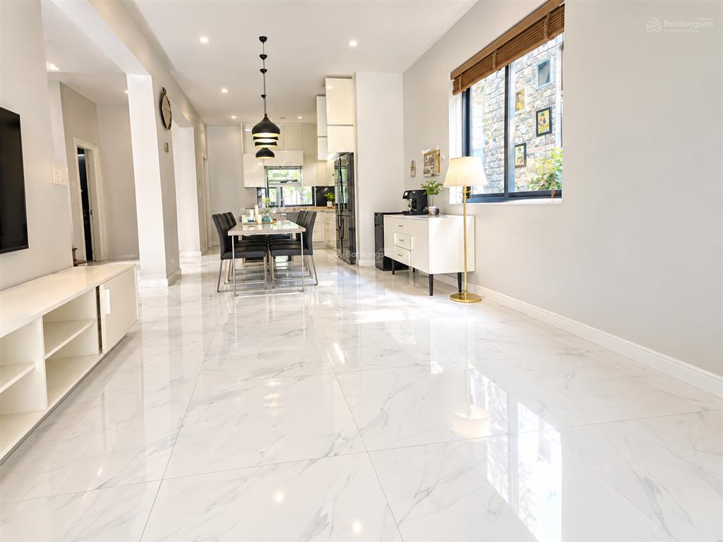 Cho thuê biệt thự 4,5 tầngkhu phố quảng an  tô ngọc vân, tây hồ, hà nội 0981 222 ***
