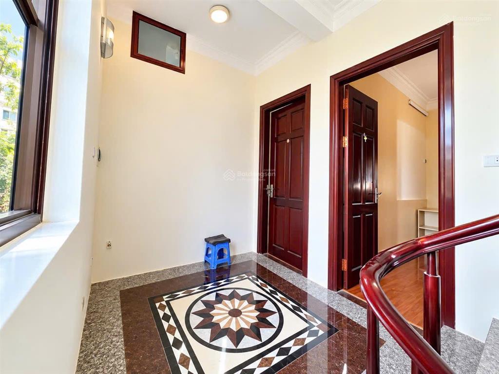 Cho thuê nhà 5 tầng phố âu cơ, tây hồ, hà nội 0981 222 ***