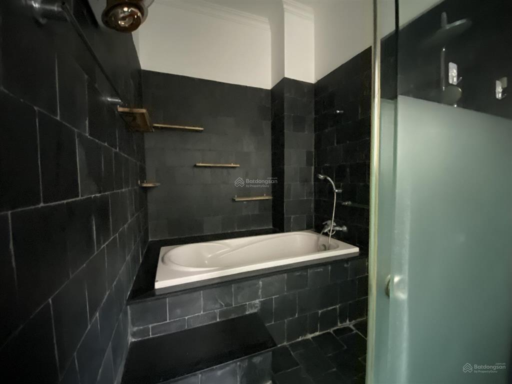 Cho thuê biệt thự 5 tầng khu phố quảng khánh, tây hồ, hà nội 0981 222 ***