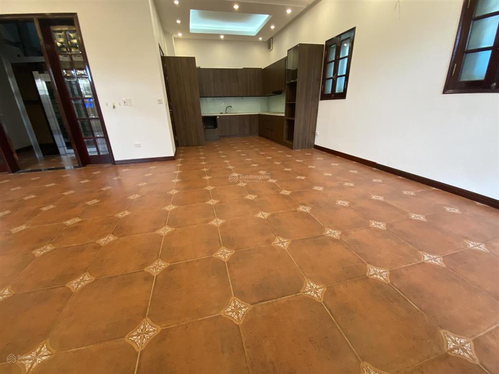 Cho thuê biệt thự 5 tầng khu phố quảng khánh, tây hồ, hà nội 0981 222 ***