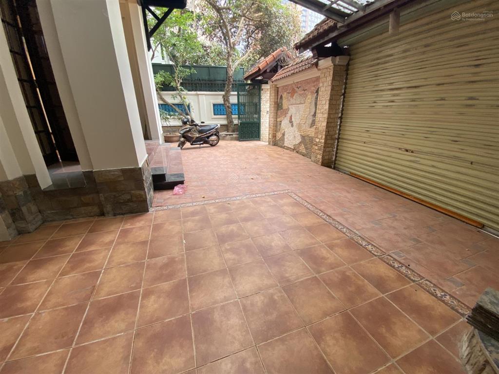 Cho thuê biệt thự 5 tầng khu phố quảng khánh, tây hồ, hà nội 0981 222 ***