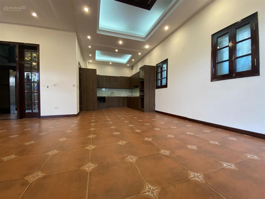 Cho thuê biệt thự 5 tầng khu phố quảng khánh, tây hồ, hà nội 0981 222 ***