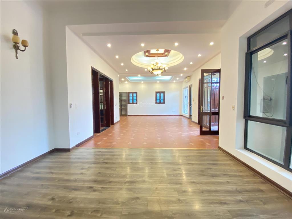 Cho thuê biệt thự 5 tầng khu phố quảng khánh, tây hồ, hà nội 0981 222 ***