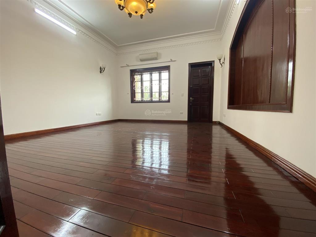 Cho thuê biệt thự 5 tầng khu phố quảng khánh, tây hồ, hà nội 0981 222 ***