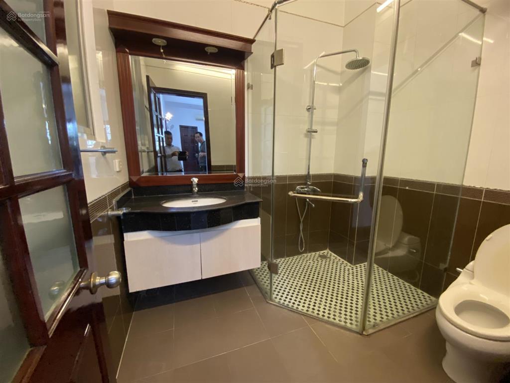 Cho thuê biệt thự 5 tầng khu phố quảng khánh, tây hồ, hà nội 0981 222 ***