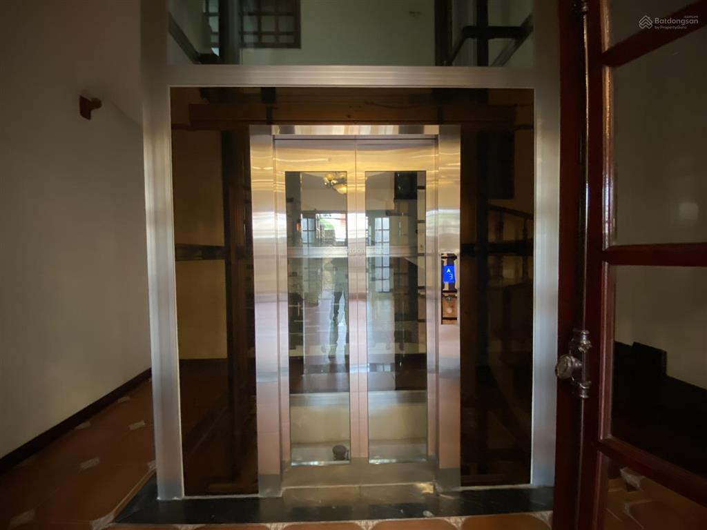Cho thuê biệt thự 5 tầng khu phố quảng khánh, tây hồ, hà nội 0981 222 ***