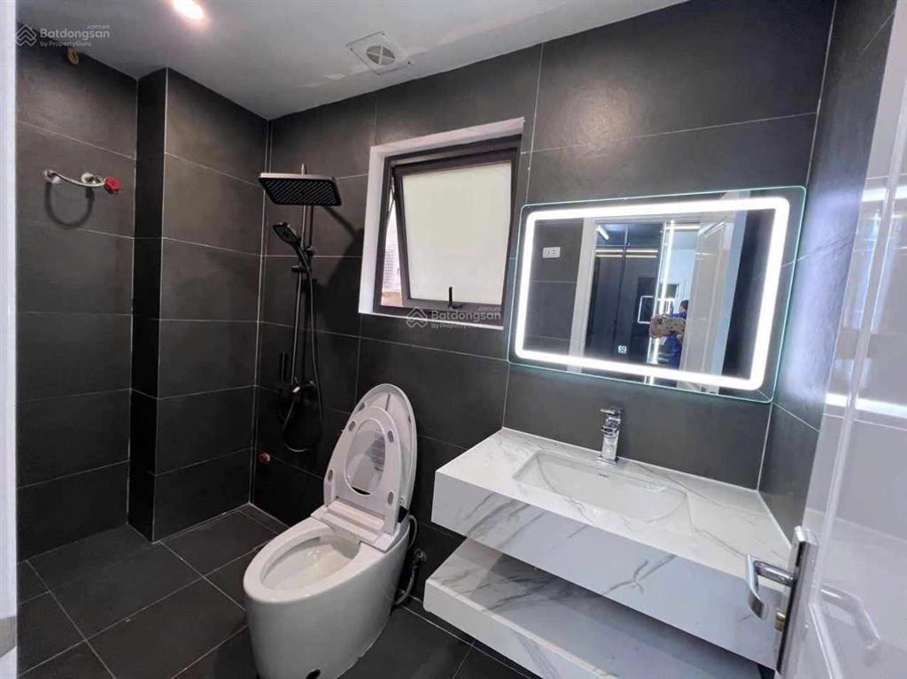Cho thuê nhà 5 tầng có thang máy khu phố tứ liên, tây hồ, hà nội 0981 222 ***