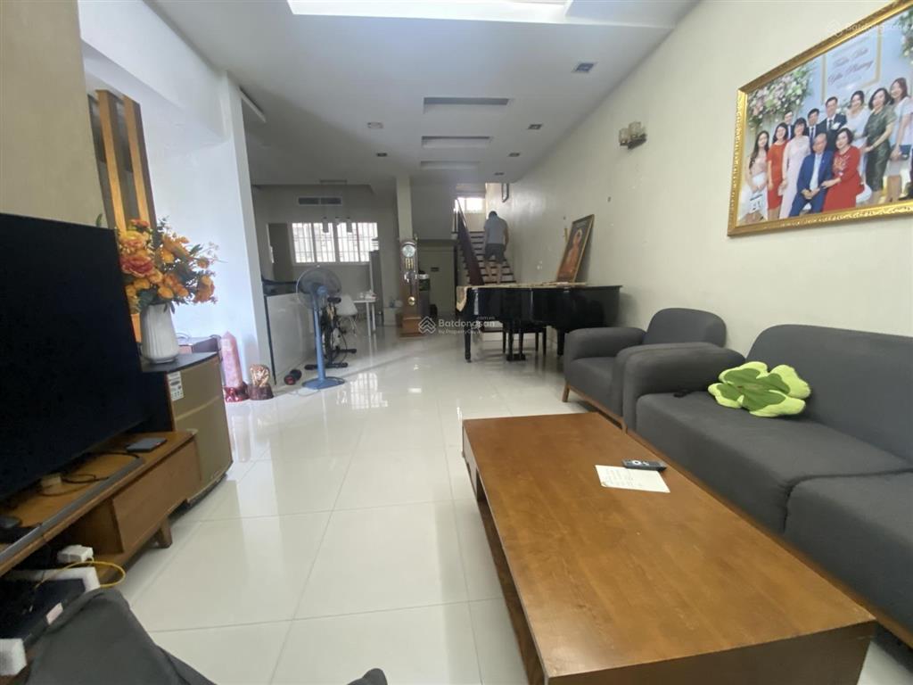 Cho thuê nhà 4 tầng mặt phố nguyễn đình thi  mặt hồ tây, hà nội 0981 222 ***