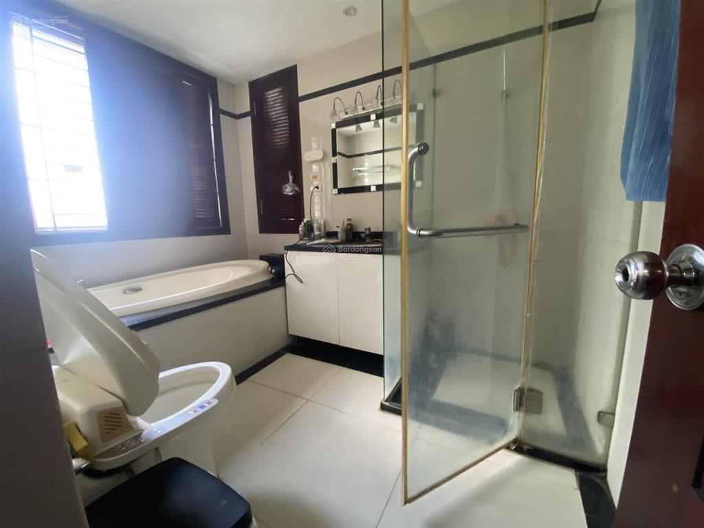 Cho thuê nhà 4 tầng mặt phố nguyễn đình thi  mặt hồ tây, hà nội 0981 222 ***