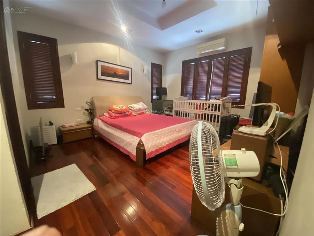 Cho thuê nhà 4 tầng mặt phố nguyễn đình thi  mặt hồ tây, hà nội 0981 222 ***
