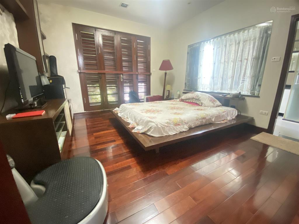 Cho thuê nhà 4 tầng mặt phố nguyễn đình thi  mặt hồ tây, hà nội 0981 222 ***