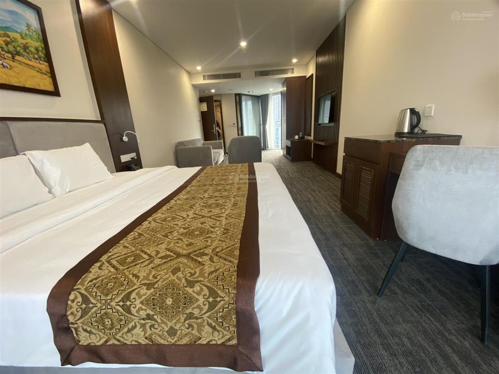 Cho thuê khách sạn 10 tầng mặt phố văn cao  ba đình, hà nội  0981 222 ***