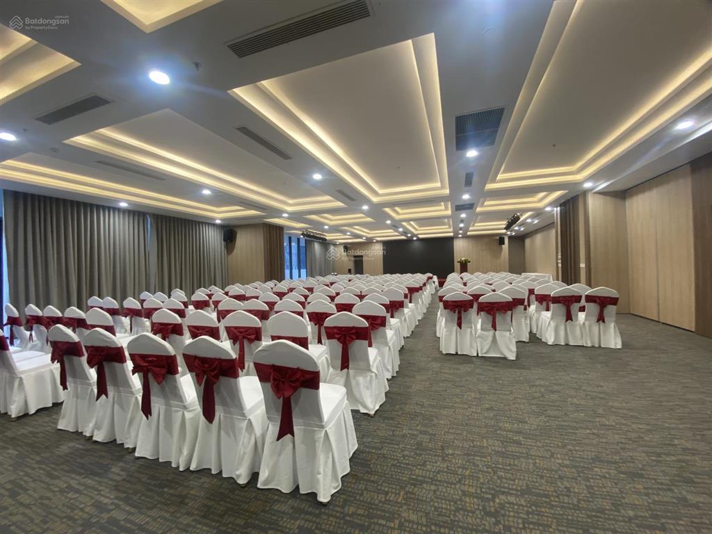 Cho thuê khách sạn 10 tầng mặt phố văn cao  ba đình, hà nội  0981 222 ***