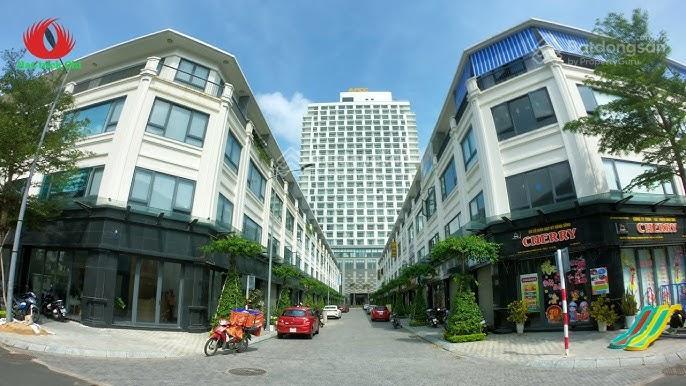 Chính chủ bán shophouse 3 tầng diện tích 148m2, hoàn thiện đầy đủ, sổ đỏ, giá 14.8 tỷ