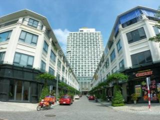 Chính chủ bán shophouse 3 tầng diện tích 148m2, hoàn thiện đầy đủ, sổ đỏ, giá 14.8 tỷ