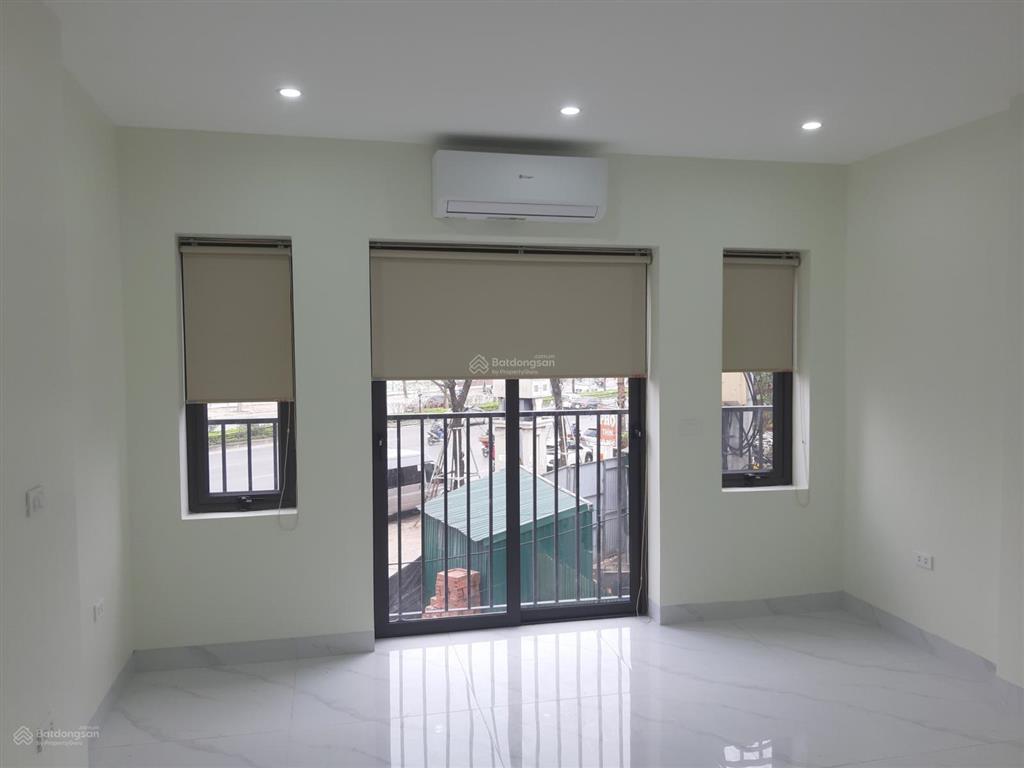 Chính chủ bán nhà riêng 210 võ chí công 45m2 x 5,5 tầng ô tô đỗ sát cửa  0843 592 ***