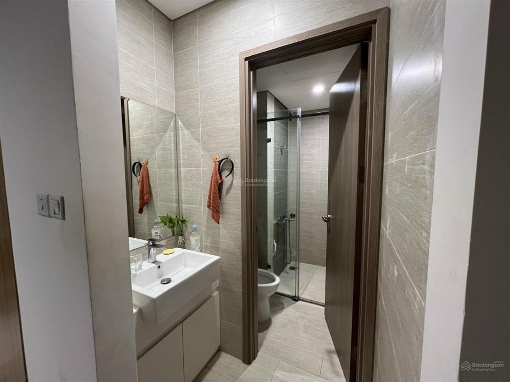 Cho thuê căn 2n giá 9tr/tháng, full nội thất, nhà sạch, tòa s2 vinhomes smart city, vào ở được luôn