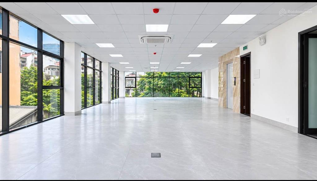 Chính chủ bán tòa vp mặt phố trung hoà  trung yên. dt 125m2. xây 9 tầng