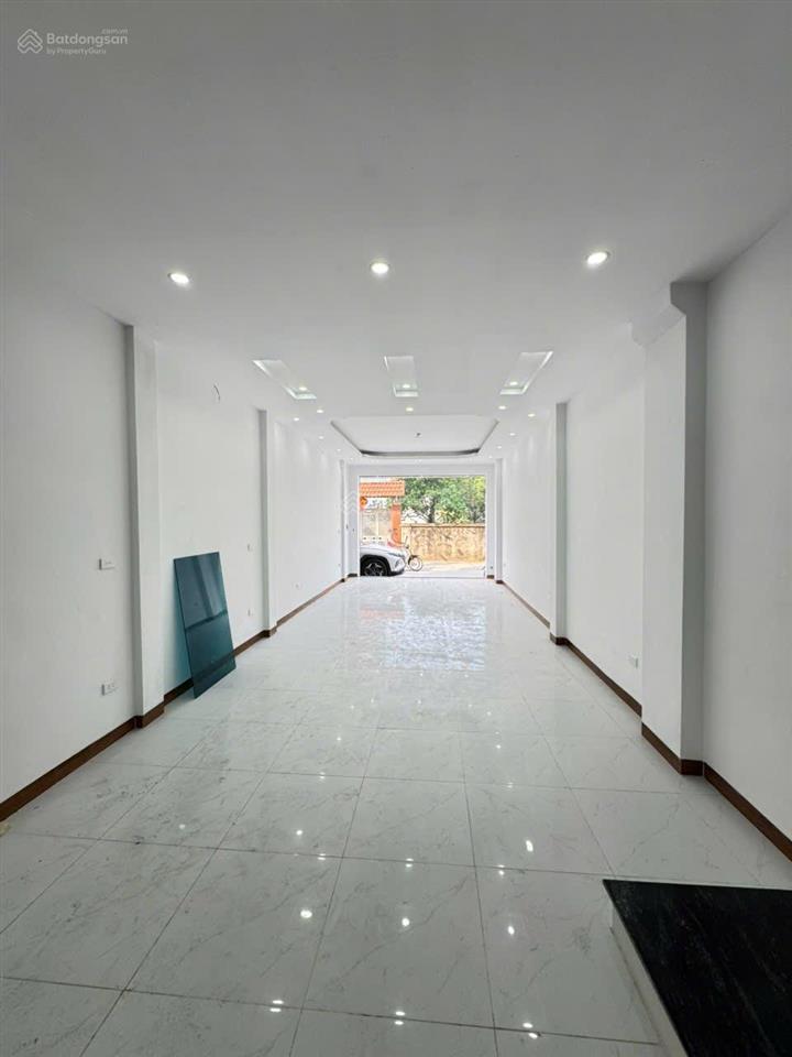 Bán nhà mặt phố tại đường độ chàng, quốc oai, vừa ở vừa kinh doanh vp. 6 tầng có thang máy