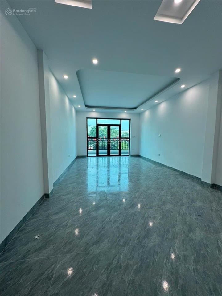 Bán nhà mặt phố tại đường độ chàng, quốc oai, vừa ở vừa kinh doanh vp. 6 tầng có thang máy