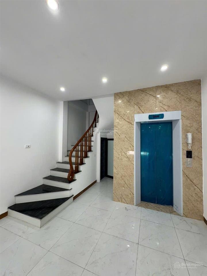 Bán nhà mặt phố tại đường độ chàng, quốc oai, vừa ở vừa kinh doanh vp. 6 tầng có thang máy
