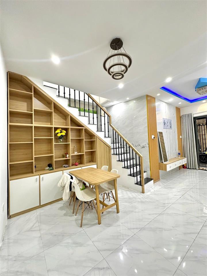 Bán gấp nhà 46m2 x 2 tầng đẹp, 3,8 tỷ nở hậu đẹp ở luôn. p hoàng diệu  đà nẵng