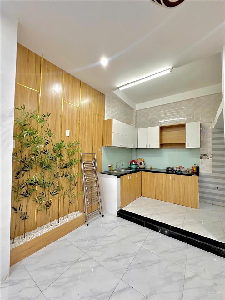Bán gấp nhà 46m2 x 2 tầng đẹp, 3,8 tỷ nở hậu đẹp ở luôn. p hoàng diệu  đà nẵng