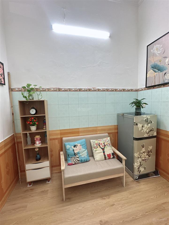 Chính chủ bán nhà 20 mx2 tầng, đẹp ở luôn, ô tô cách 30m. 4,25 tỷ p. trường chinh